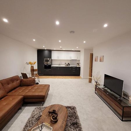 Luxury 1 Bed Apartment In The Centre Of Rochester Wainscot Exterior photo